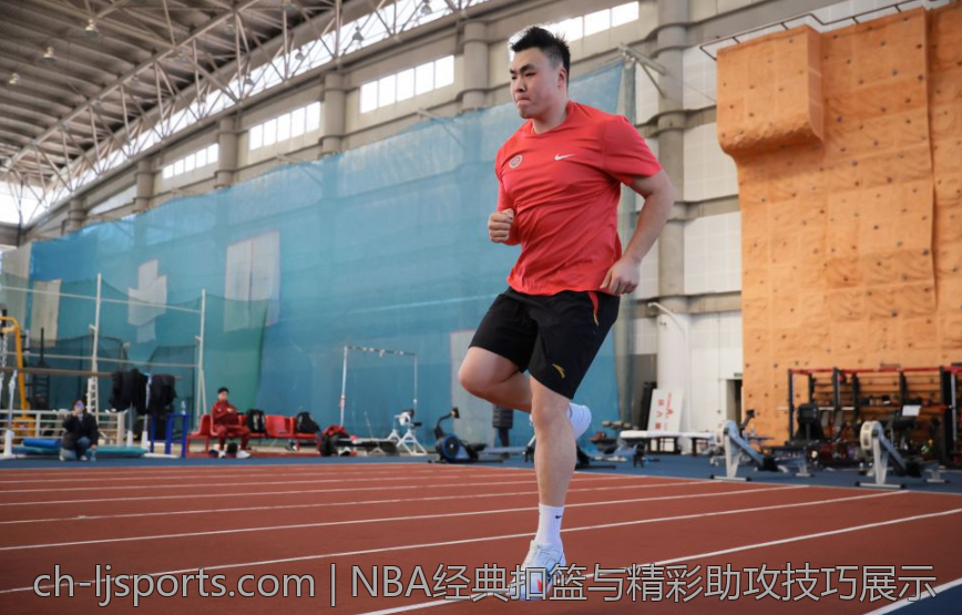 NBA经典扣篮与精彩助攻技巧展示